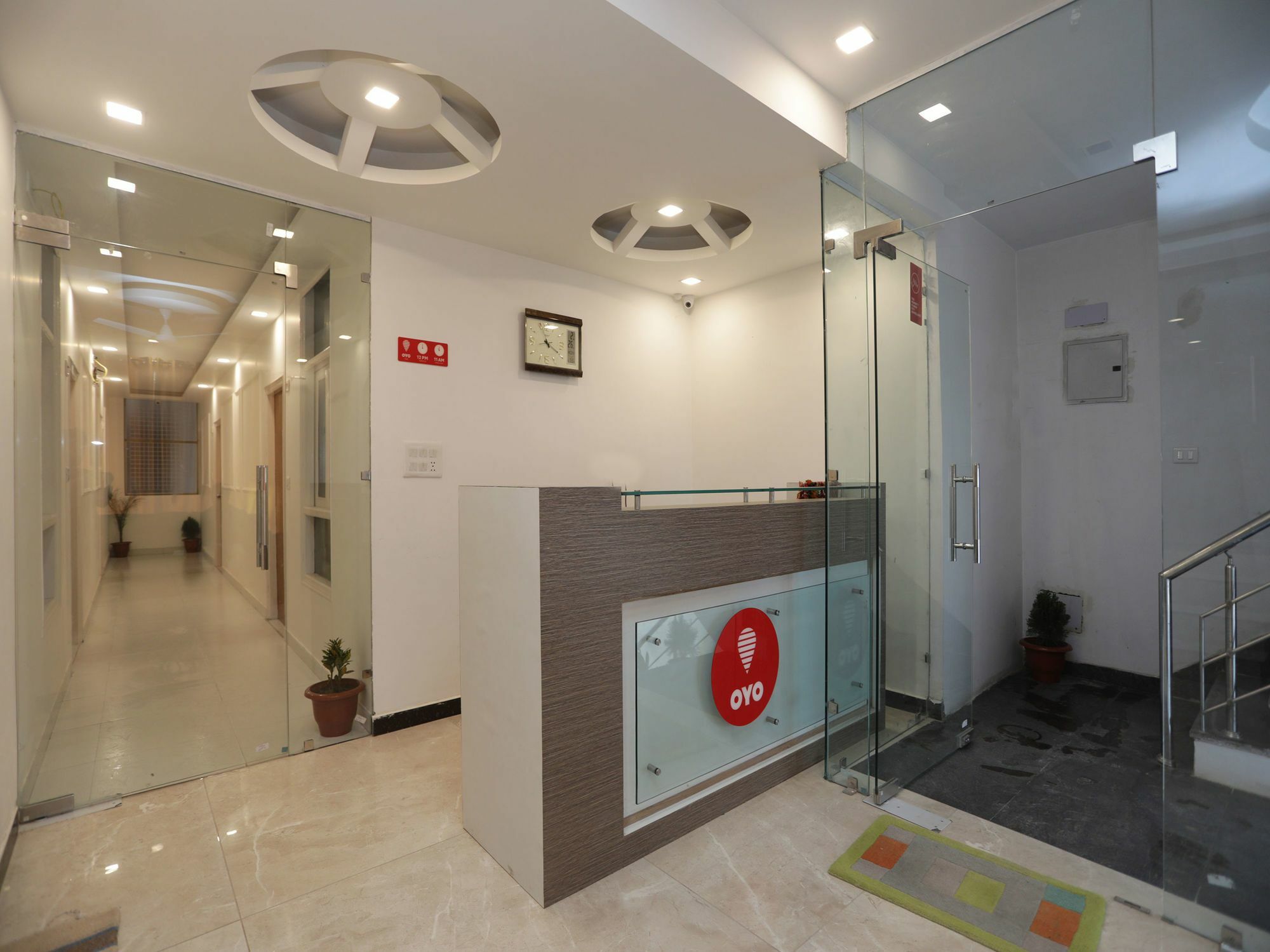 Oyo Hotel Qubic Stay New Delhi Exteriör bild